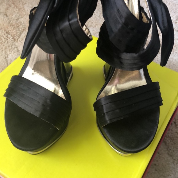 Heels - Picture 3 of 8